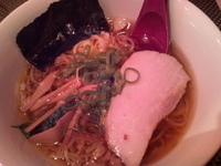 「ラーナビ限定 W軍鶏とアワビの醤油ラーメン（830円）」@Bee Hiveの写真