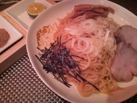 「ラーナビ限定 三元豚の油そば（700円）」@Bee Hiveの写真