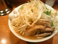 「小ラーメン うずら ニンニク」@ラーメン二郎 八王子野猿街道店2の写真