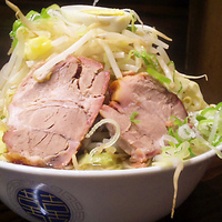 「麺マシマシ 450グラム 醤油味 700円 野菜（増量） あぶら」@マルイチの写真