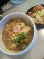 「中華そば+特製」@つけめん102 大宮店の写真