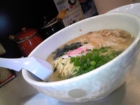 「豚濁醬油らーめん」@らーめん ぶぅ 中野店の写真