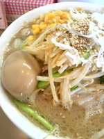 「もやしラーメン 650円+半熟味玉 100円」@あってりめんこうじの写真