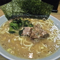 「ラーメン（並・麺カタメ￥650）」@奥津家の写真