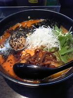 「赤マル辛口担担麺 680円 （サービスで味玉）」@マルホン拉麺の写真