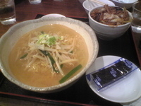 「ランチセット1（塩ラーメン+ミニ豚みそ丼）麺大盛」@中華ダイニング 秀栄の写真