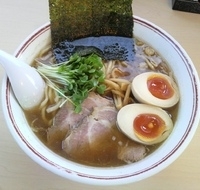 「醤油太麺+味玉」@あぢとみ食堂の写真