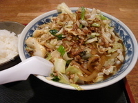 「挽き肉キャベツ炒めラーメン+小ライス 550円」@中華シゲタ マルエツ六ッ川店サニーロード内の写真