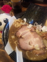 「特製煮干しラーメン+ビール&餃子」@すごい煮干ラーメン凪 新宿ゴールデン街店 本館の写真