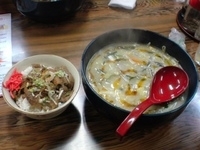 「スーラータンメンと小モツ丼」@ながたらーめんの写真