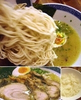 「鶏塩壱号らー麺 680円 + サービス小ライス + HPサービス」@山勝軒の写真