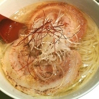 「フォアグラ風厚切り塩チャーシュー麺【数量限定】￥950」@Bee Hiveの写真