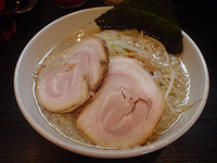 「醤油ラーメン超コッテリ700円+無料小ライス」@宗家一条流 八代目直系 がんこラーメン 町屋店の写真