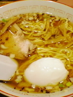 「ラーメン（￥700）+ゆで卵（￥100）」@名物屋の写真