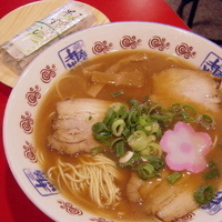 「中華そば 730円 + 早ずし 200円」@井出商店 新横浜ラーメン博物館店の写真