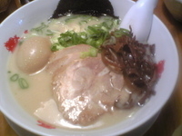 「チャーシュー麺+味玉+替え玉×2」@博多風龍 大久保店の写真