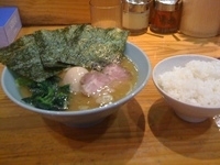 「味玉 ラーメン ライス 味濃い目 油多め」@横浜ラーメン 武蔵家 大井町店の写真