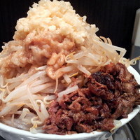 「ラーメン ￥650 （ヤサイマシ、ニンニク♪）」@山盛山の写真