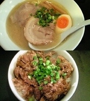 「比内地鶏のらーめん（白）+ほぐし豚丼」@音麺酒家 楽々の写真