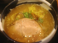 「醤油らーめん（太麺） 600円」@梟 環七平和島店の写真