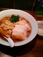 「醤油ラーメン、チャーシュー、玉子【950円】」@麺処はるにれの写真