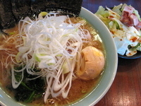 「ねぎらーめん￥850+わけあり味玉￥30+男のつまみ（別名キャベ」@横浜らーめん 上州田村家の写真