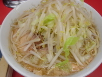 「小ラーメン（麺少な目、味薄め） 700円」@ラーメン二郎 小岩店の写真