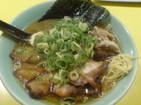 「スープ:1番 豚骨×鶏+鶏 麺:細ストレート タレ:塩」@らーめん研究所の写真