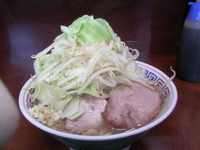 「ミニラーメン（ニンニク、ヤサイ） 600円」@ラーメン二郎 めじろ台法政大学前店の写真