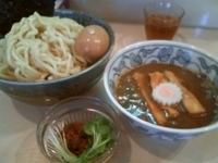 「つけめん 大盛 880円+ 煮玉子100円 + 黄辛100円」@ブロンソンの写真