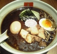 「焦がし醤油麺（大盛り）+味玉<850円>」@代々木上原 五行の写真