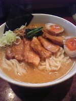 「味噌チャーシュー麺800円+ダブル100円+味玉100円」@自然洞 麺舗の写真