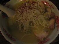 「特鶏白湯らーめん（930円）」@麺・酒処 ぶらりの写真