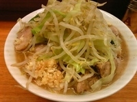 「小豚にんにく多め」@ラーメン二郎 立川店の写真