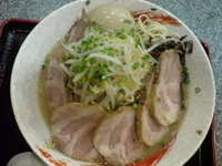 「九州らぁめん 全部のせ」@らぁめん 味道の写真