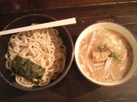 「肉塩つけそば中盛」@鶏そば専門店 前略。まるきゅうの写真