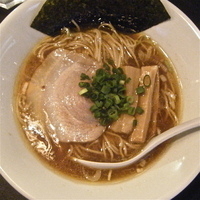 「かさねだし鶏そば（黒￥750）」@創麺業 磯部水産の写真