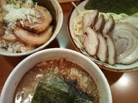 「特製鶏つけめん+チャーシュー丼（980円+350円）」@山勝軒の写真