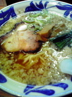 「まる重ラーメン（背油のせ）」@柳麺まる重の写真