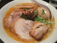 「特製クリーミー海老塩らぁめん  中細麺  大盛」@創麺業 磯部水産の写真