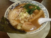「支那そば（650円）+味玉（100円）」@東京豚骨拉麺 ばんから 池袋東口店の写真