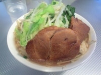 「ラーメン小（590円）ニンニク野菜」@ラーメン北郎の写真