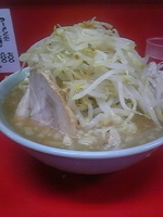 「ラーギョウ（ヤサイ・ニンニク・アブラ） 850円」@ドン-キタモトの写真