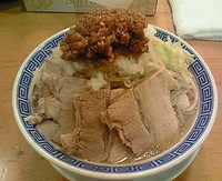 「ラーメン+小豚（脂多め）」@山勝角ふじ 新松戸店の写真