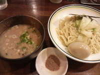 「Junk Tukemen（大盛）+味玉+魚粉（無料）」@ラハメン ヤマンの写真