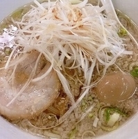 「こってりラーメン（ネギ+味付たまごトッピング）」@中華工房 和の写真