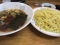 「つけそば大盛+おむすび」@一福の写真