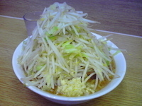 「ラーメン（ヤサイマシマシ、ニンニク少なめ）」@ラーメン二郎 栃木街道店の写真