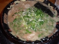 「とんこつらーめん（700円）（ネギ多め、コッテリ、硬め）」@無鉄砲 本店の写真