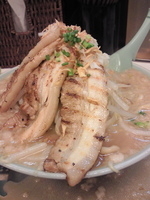 「子豚らーめん」@らーめん 凌駕の写真